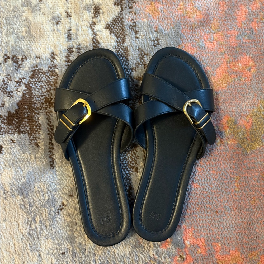 2/20$ H&M Women's Black Slide Sandals
